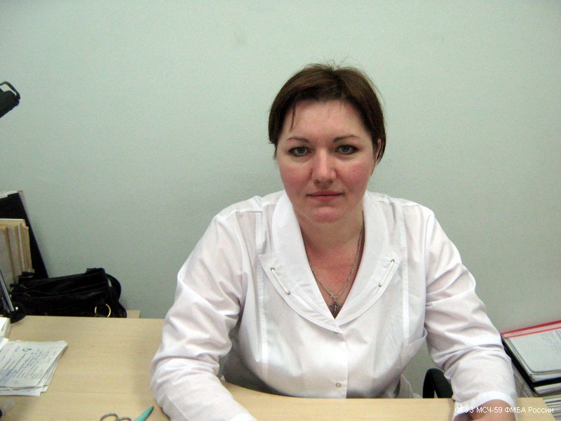 Старшая медицинская сестра отделения Синяева Валентина Николаевна – медицинская сестра с 1989г., работает старшей медицинской сестрой отделения с 2005г.,  высшая квалификационная категория с 2013 года, сертификат специалиста с 2007 года